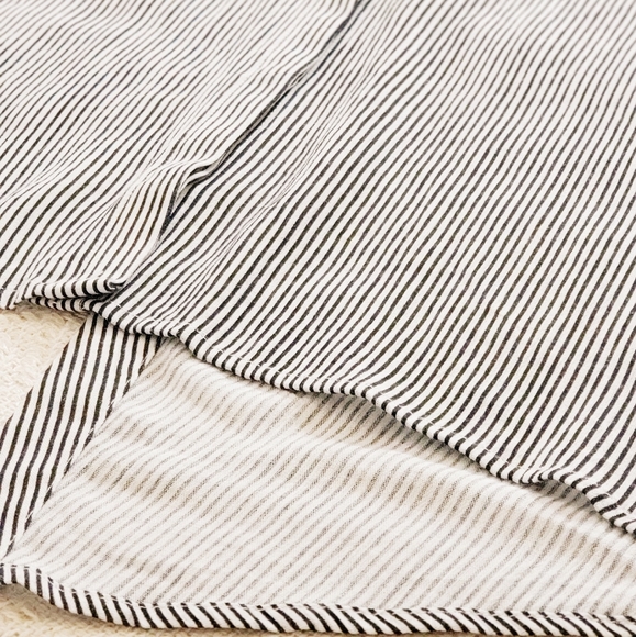 Cupcakes and Cashmere Crossover Back Hi Low Hem S - Picture 10 of 12